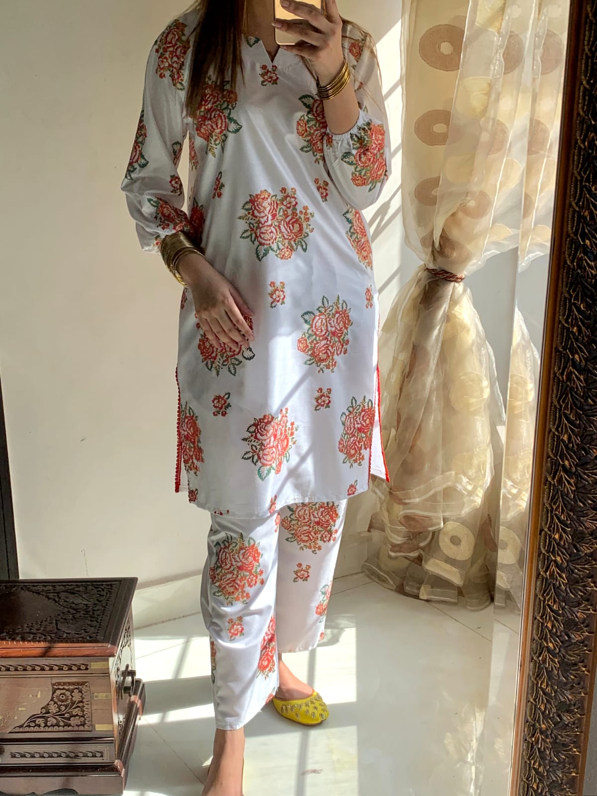 NEW GULAAB DESIGN 2PC STITCH SUIT